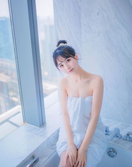 湖畔陌生人