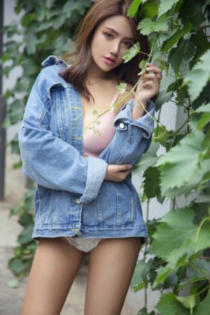 教室里调教大乳奶牛老师