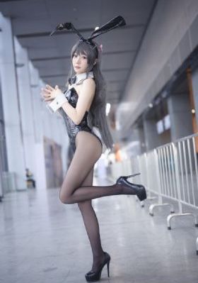 免费美女视频