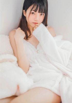 秋霞露丝