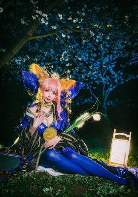 驱魔少女夏洛特